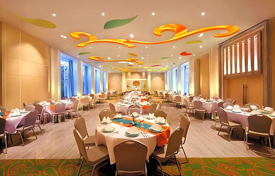 Harris Hotel & Residences Sunset Road